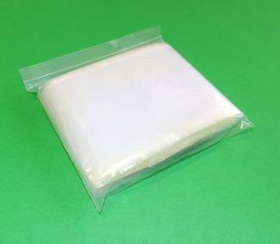 छोटे पीई ज़िप लॉक प्लास्टिक बैग कपड़े के लिए रंग अनुकूलित मोटाई साफ़ करें